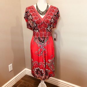 🌼PRICE DROP🌼 NWT Gorgeous Printed Waist Dress